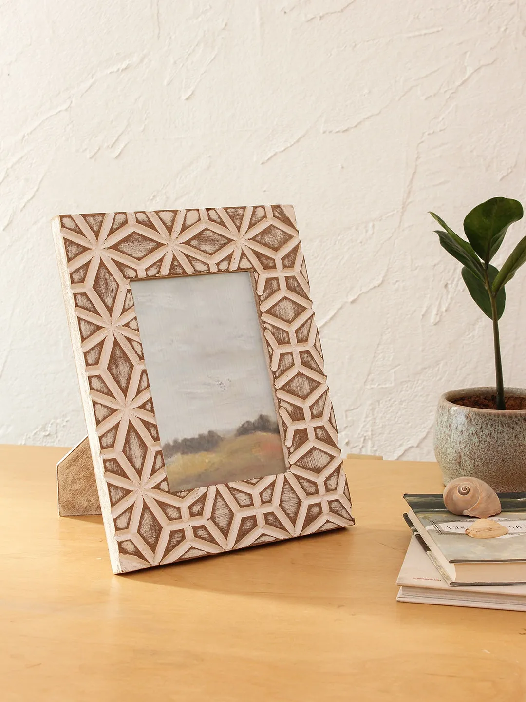 Kamet Photo Frame (Multicolor)