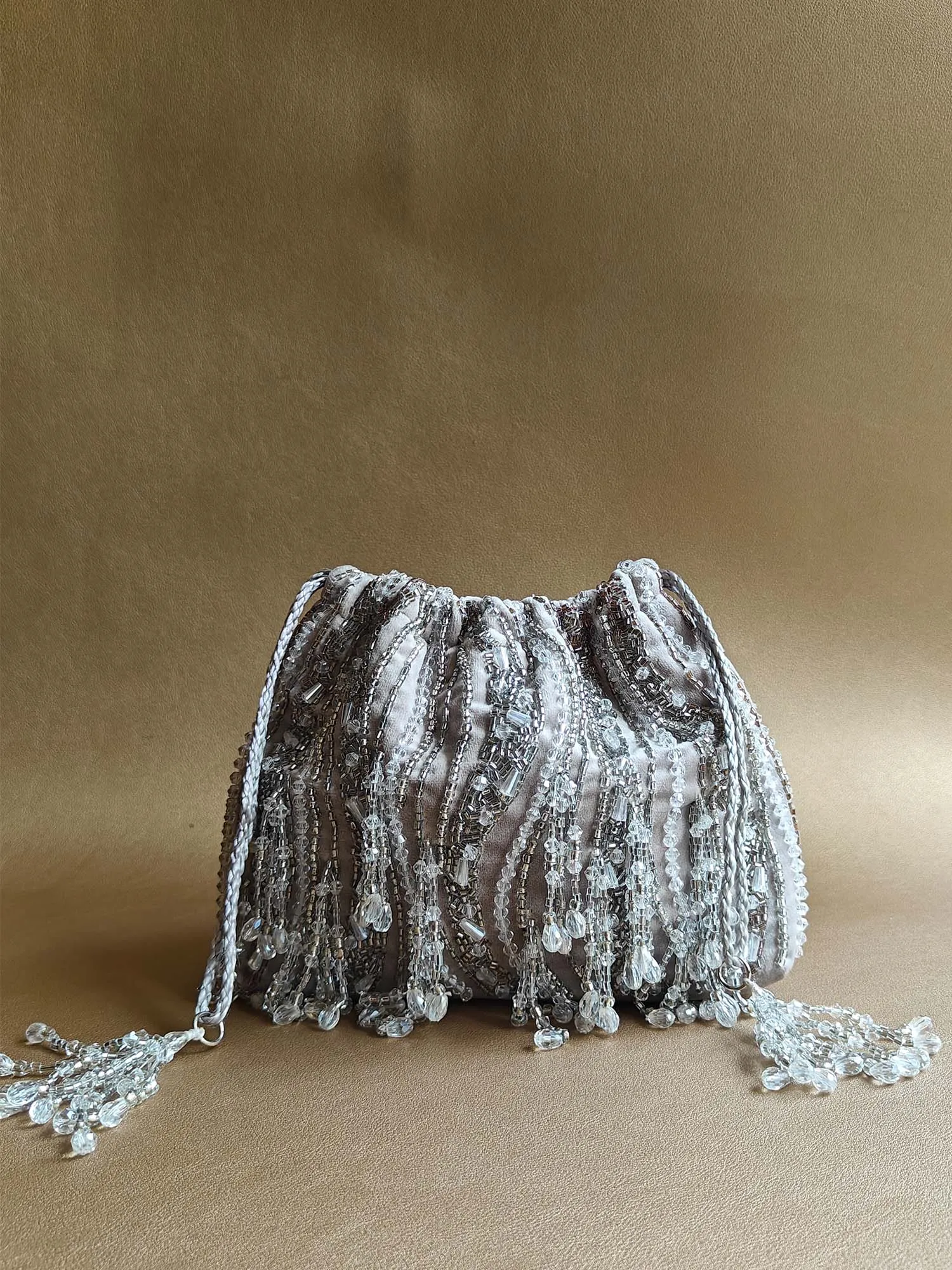 The Pouch Bag in Silver Grey